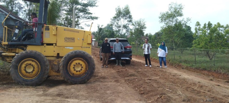 Album : KEGIATAN PEMBUKAAN JALAN USAHA TANI SUKU 01